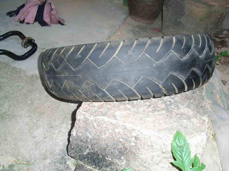 广东省台山转让台湾产的140-70-17和一款电子液晶里程表和CB护缸