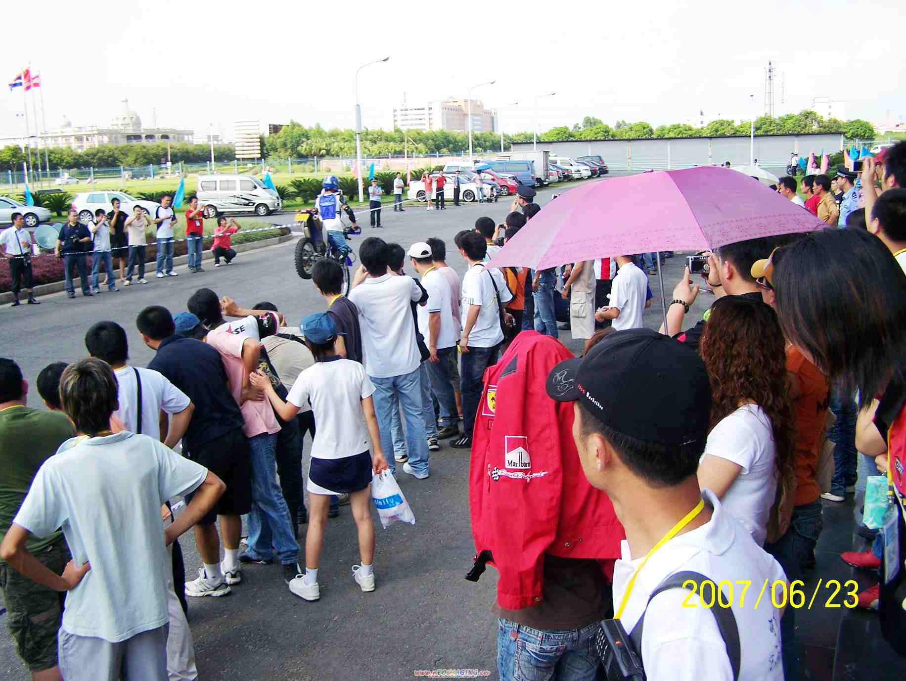 年会现场最新报道!!!!