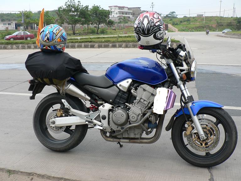 广西梧州转让CB900(大黄蜂900电喷)一台