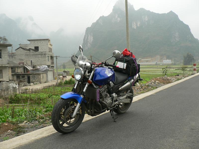 广西梧州转让CB900(大黄蜂900电喷)一台