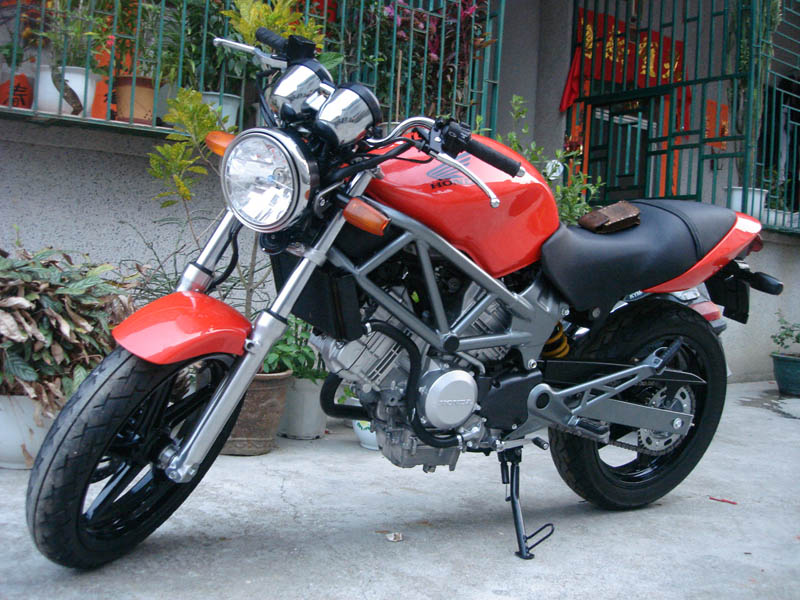 找车，03年产本田 VTR250