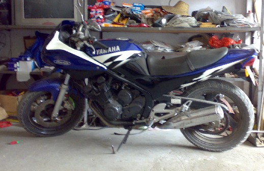 出售YAMAHA400CC一台