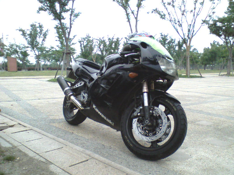 ~~~上海出售ZXR400  改碳排  碟灯款~~~~