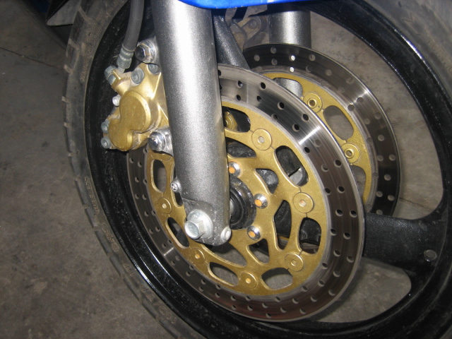 广东中山地区（代友）出售台改了Ｒ６款的ＦＺＲ２５０ＲＲ