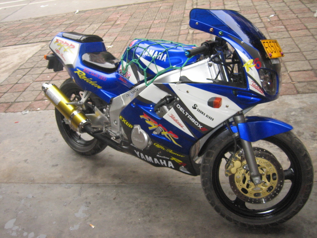 广东中山地区（代友）出售台改了Ｒ６款的ＦＺＲ２５０ＲＲ