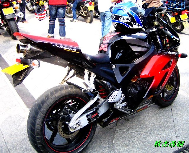[注意]广西柳州27000出售一台CBR900(改版)