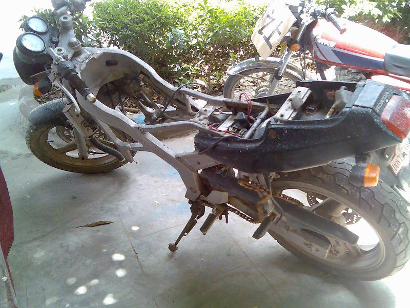 广东恩平代友出售VT250(1000元)泰版RG150(2800元)