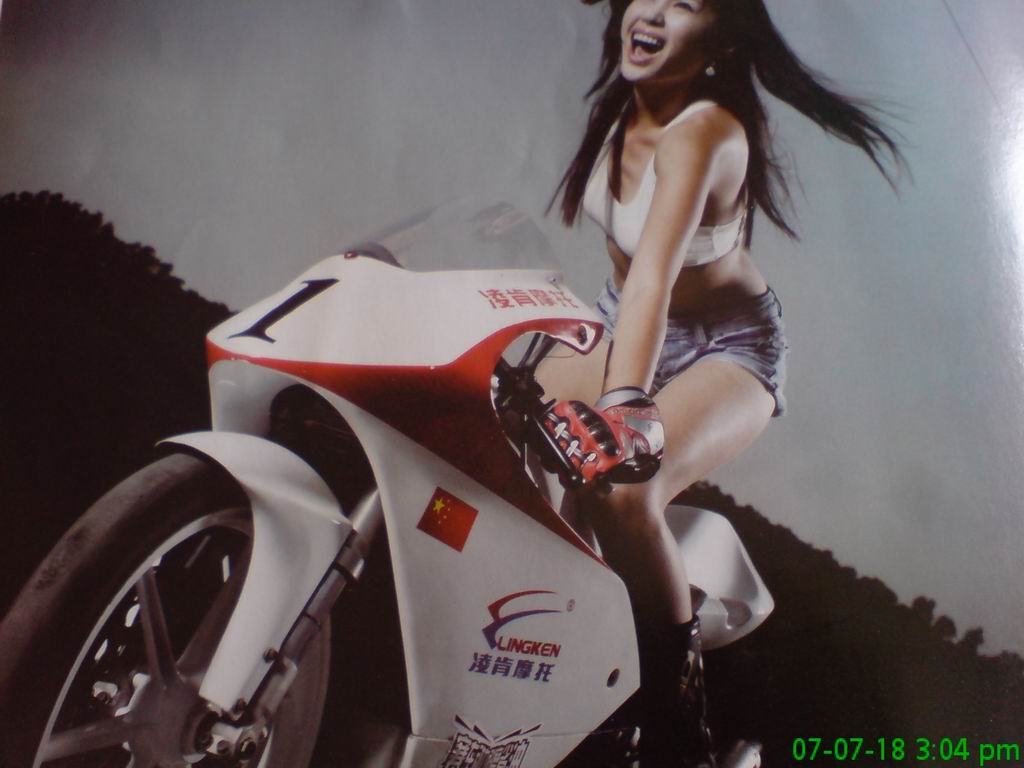 [分享]自己动手的女车手