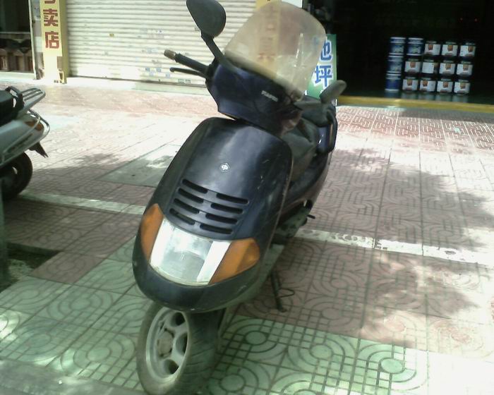 广东江门出售，比亚乔Piaggio Hexagon（黑金刚）2500元