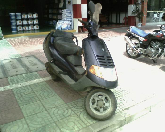广东江门出售，比亚乔Piaggio Hexagon（黑金刚）2500元