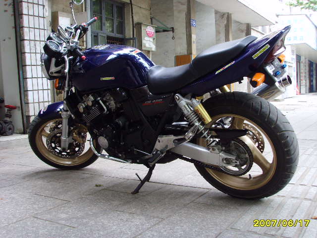 00年CB400一代出售，真牌，价格1。9万