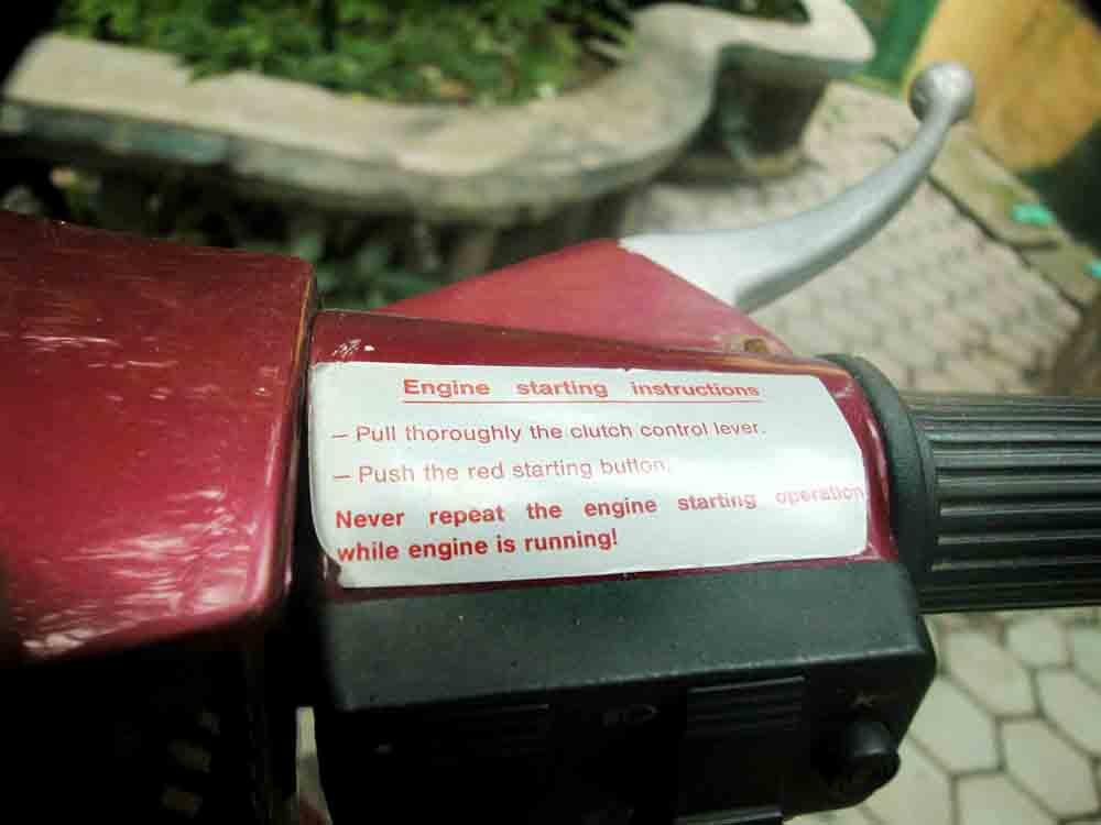 山东菏泽市----意大利铁壳vespa  px125e  纪念版----10000左右