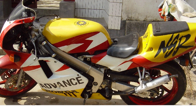 广东梅州便宜出售两台车{NSR-PGM-2}AN[TZR-125]打包走3500RMB