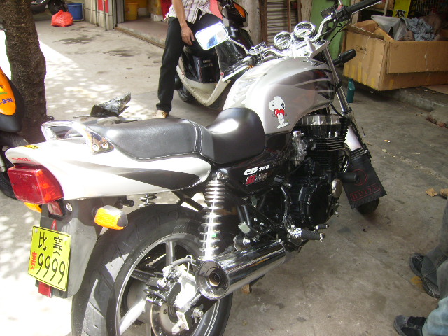 阳江代朋友出售97年本田CB750!价钱19800!九成新