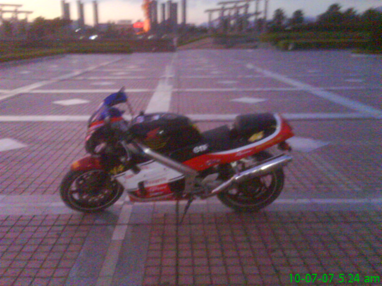 深圳龙岗`代友出售 RVF`成色8.5`价格10000