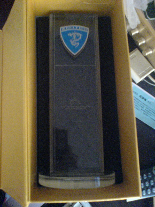 [分享]今天收到ZONTES寄来的纪念水晶杯。