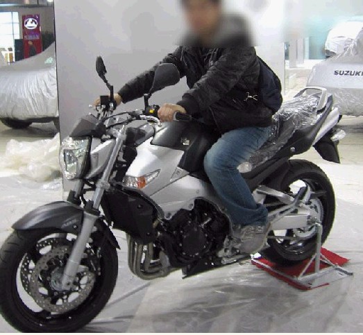 ~~06年6月的GSR600出售4万