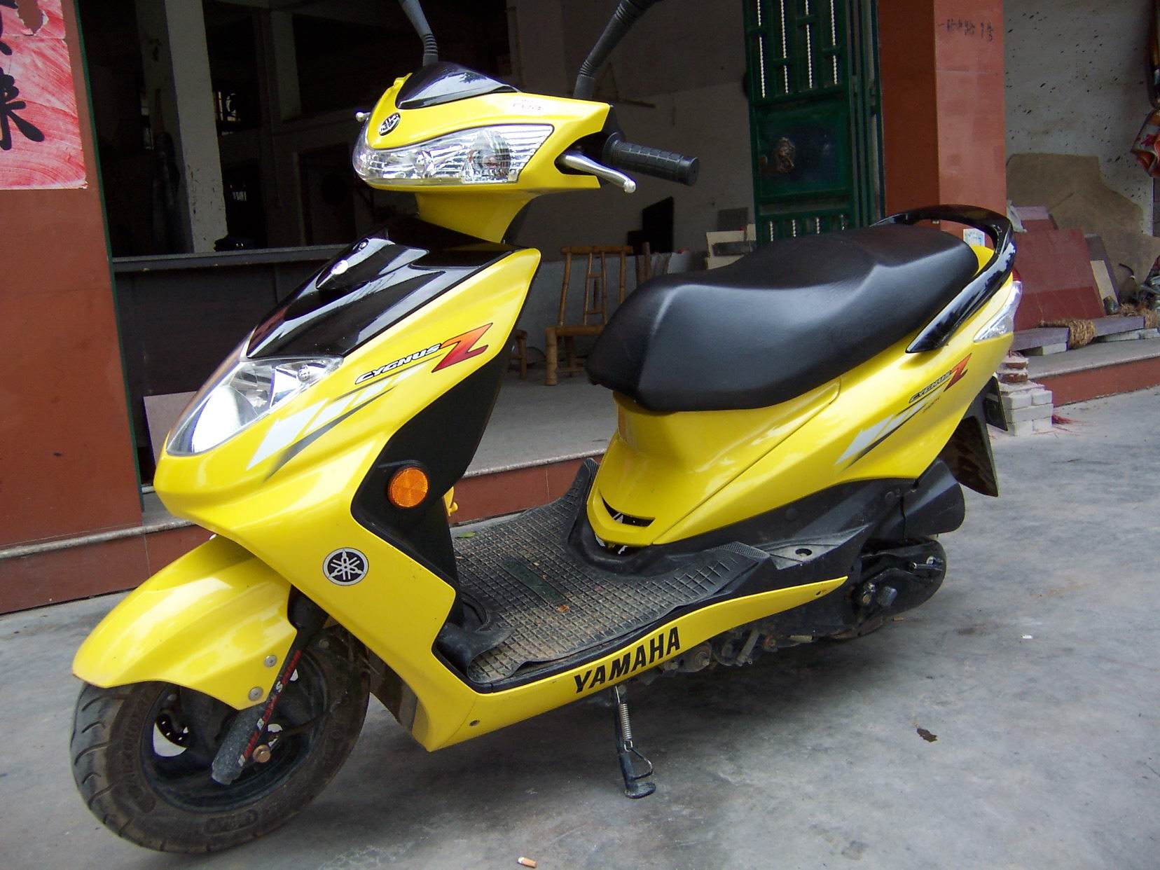 [原创]郁南都城8500卖06年YAMAHA125踏板车