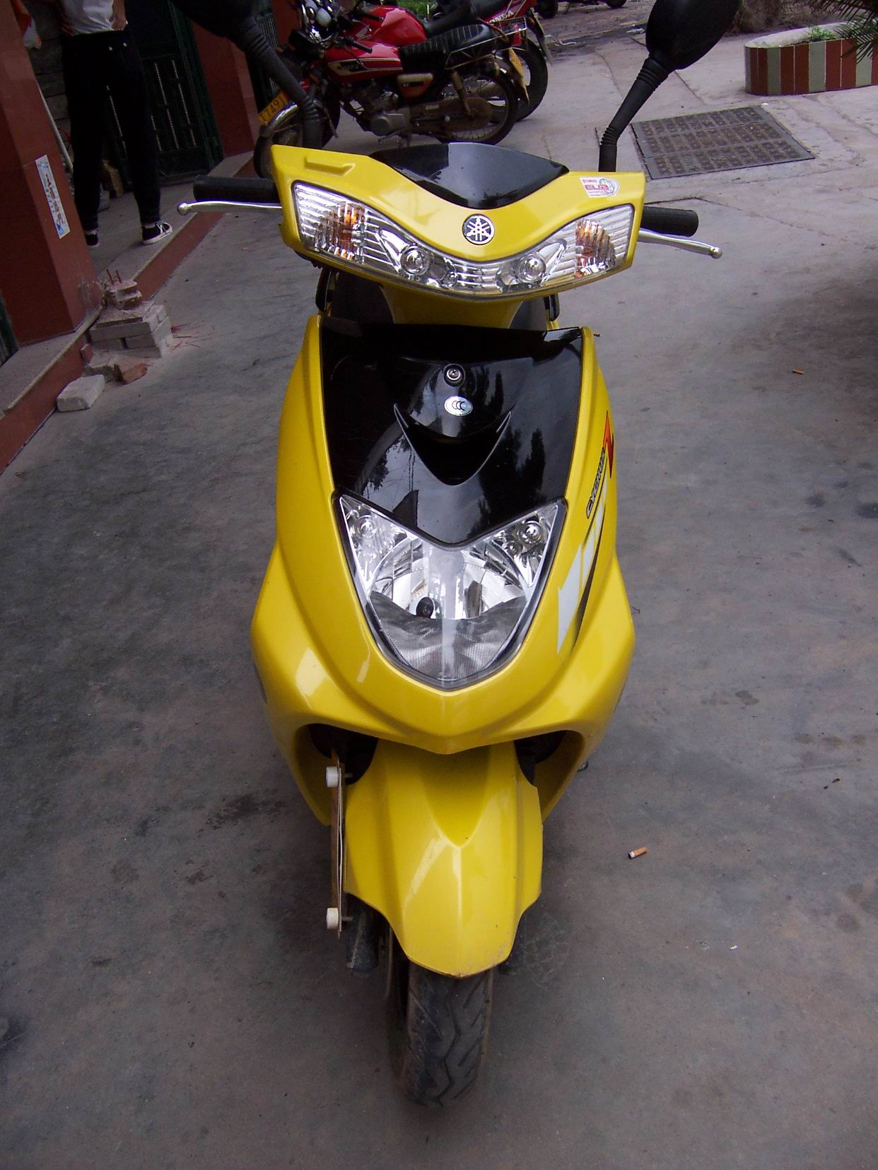 [原创]郁南都城8500卖06年YAMAHA125踏板车