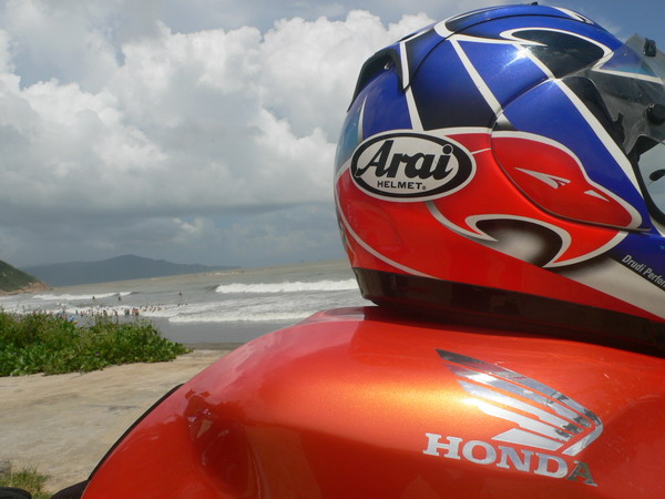 出售 ARAI (小罗拨士) ,1500元.(头围57-58)