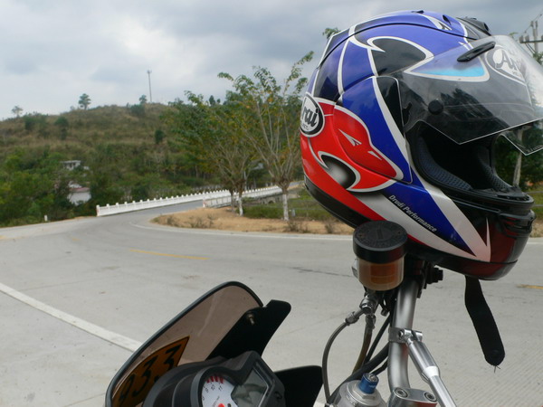 出售 ARAI (小罗拨士) ,1500元.(头围57-58)