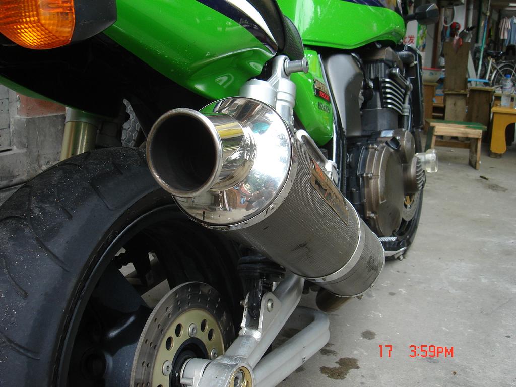 福建福州28500元出售02款ZRX1200R