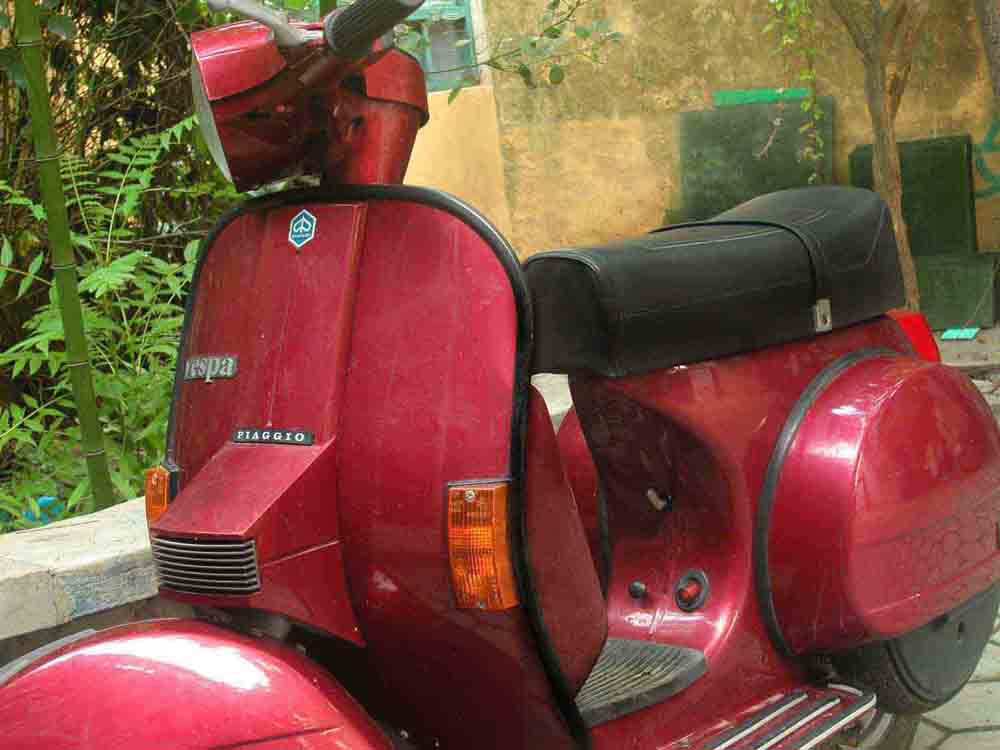 山东菏泽市----意大利铁壳vespa  px125e  纪念版----10000左右