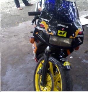 顺德大良出售超精神3仔已改四仔头尾冠，价格10000大洋。