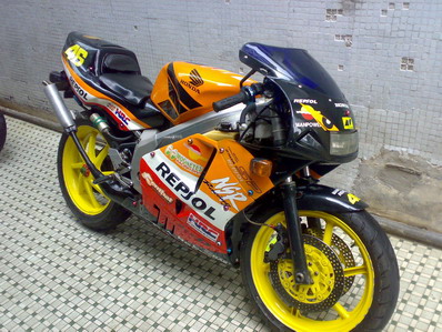 顺德大良出售超精神3仔已改四仔头尾冠，价格10000大洋。