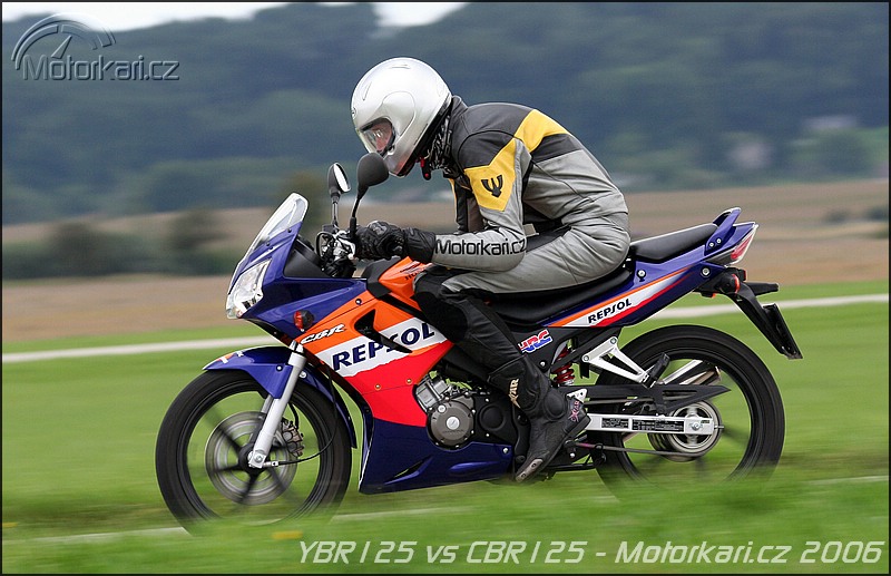 YBR125 VS CBR125R