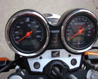 [推荐]山西出售03年CB400VTEC2代