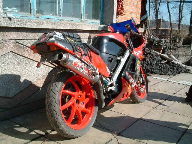 黑龙江地区出售本田ＶＦＲ４００，２４Ｖ，３０００元