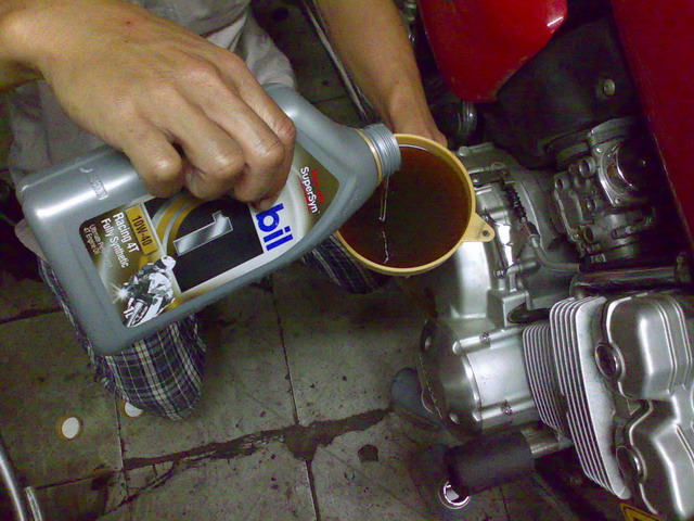 (((肇庆99R1已卖，再卖复古CB15000)))