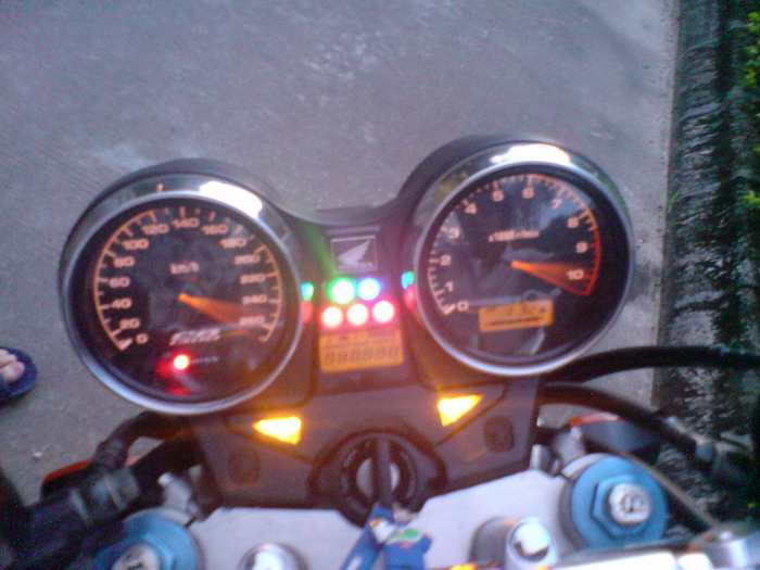 河源出售04.CB1300和98CB400价格41000和13800