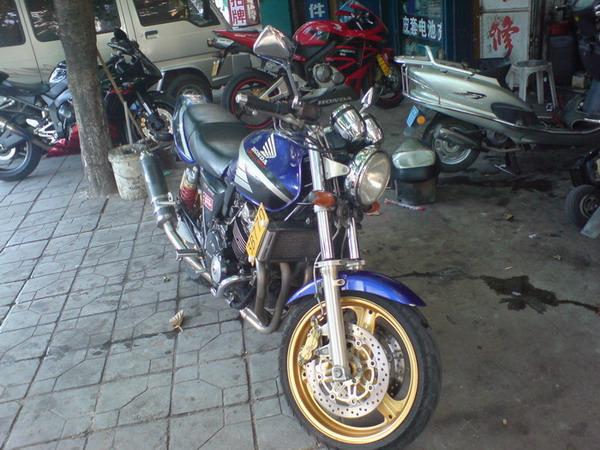 河源出售04.CB1300和98CB400价格41000和13800