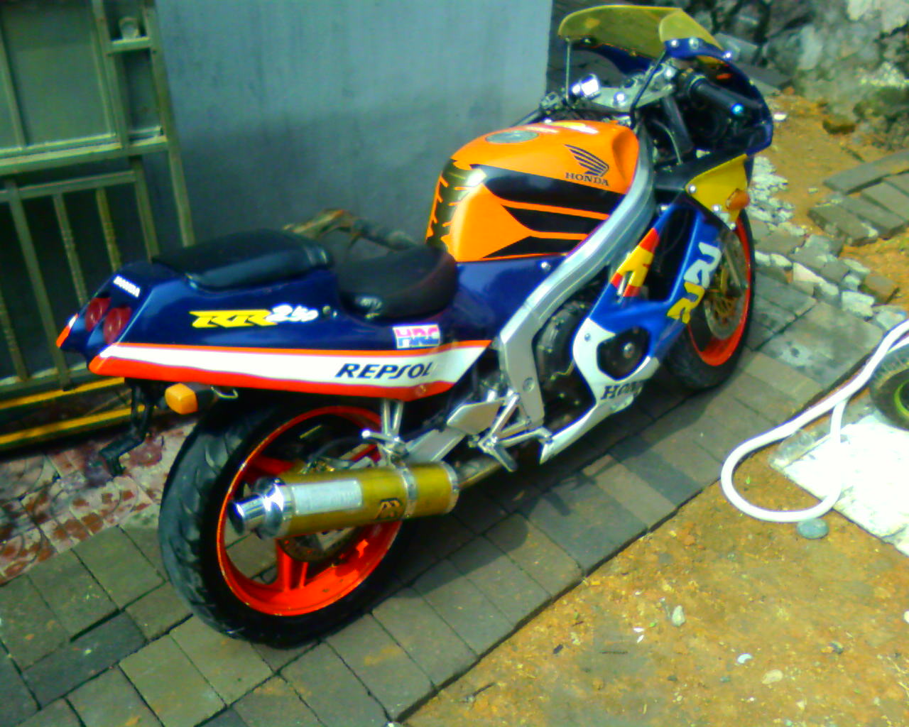 湖北平价出97majesty250（5500）和CBR19（4600）