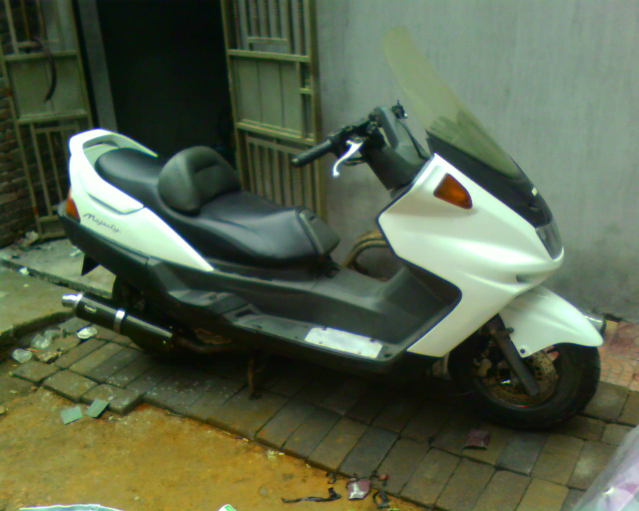 湖北平价出97majesty250（5500）和CBR19（4600）