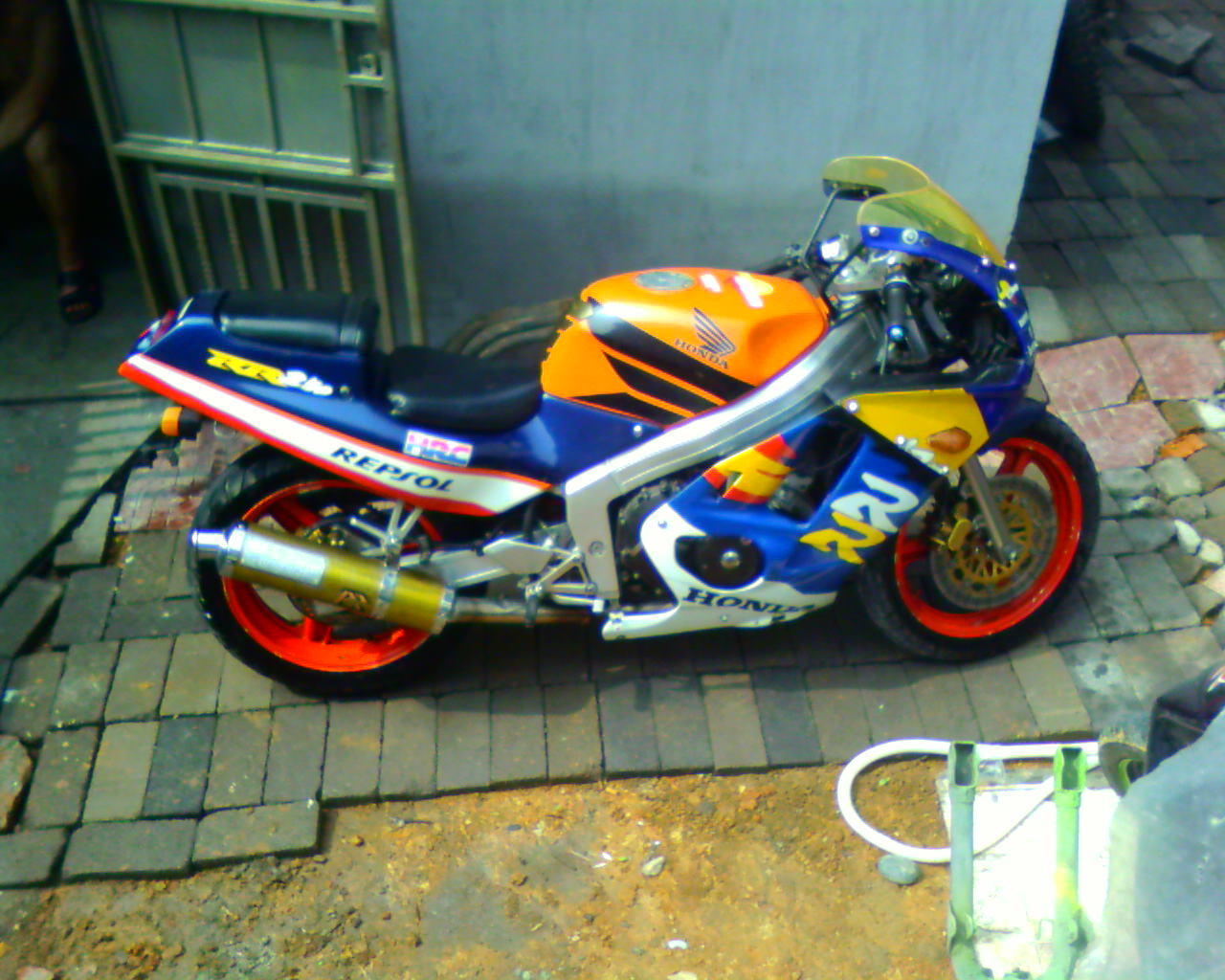 湖北平价出97majesty250（5500）和CBR19（4600）