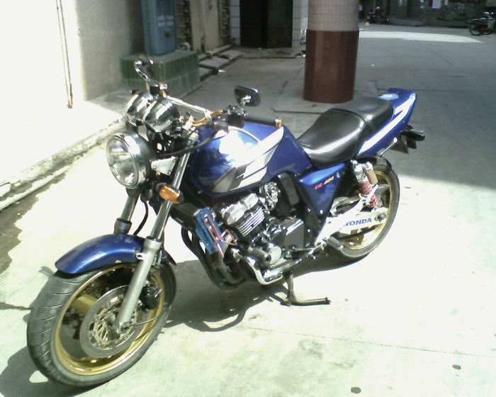广东新会，代友出售精神-94cb400教练版一台。12800可小刀