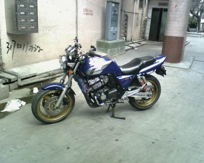 广东新会，代友出售精神-94cb400教练版一台。12800可小刀
