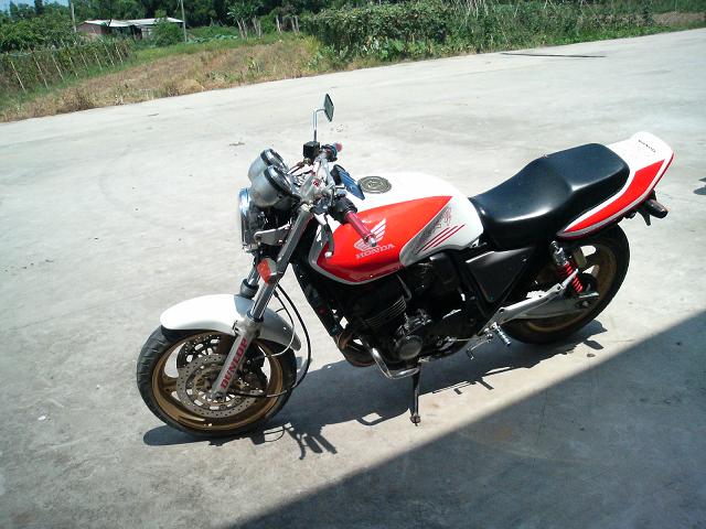 台山代友卖CB400/VFR/2仔改三仔，价钱10000/8600/4200