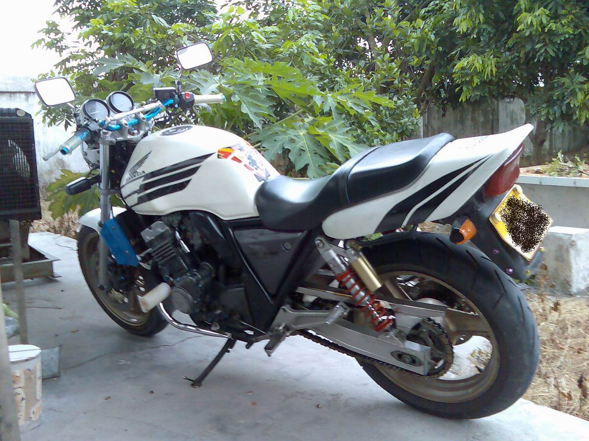 广东高州出精神CB400  9000Rmb