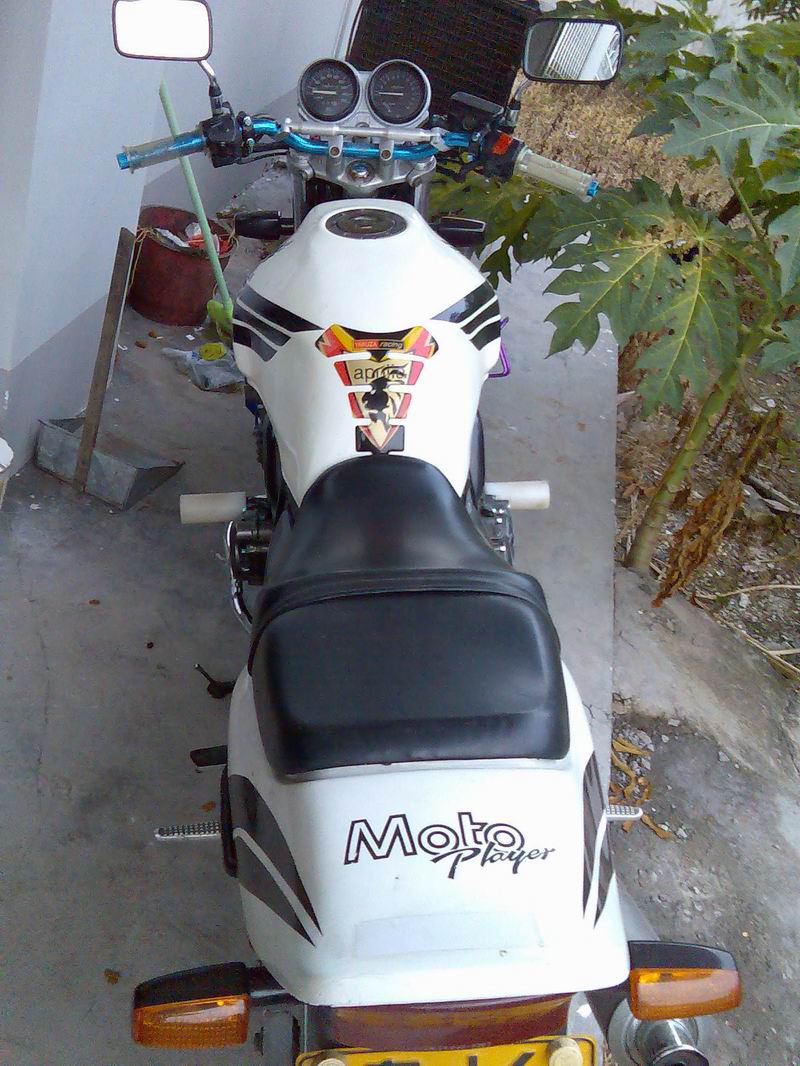 广东高州出精神CB400  9000Rmb