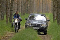 不在乎形式.只在乎乐趣----宝马MOTO对汽车!