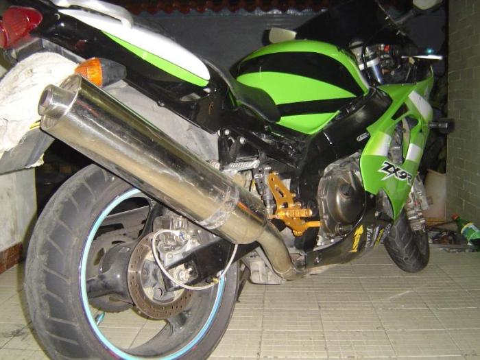 顺德容桂出售精神的98-ZX9R和CB1000价格分别为25000、23000可小议