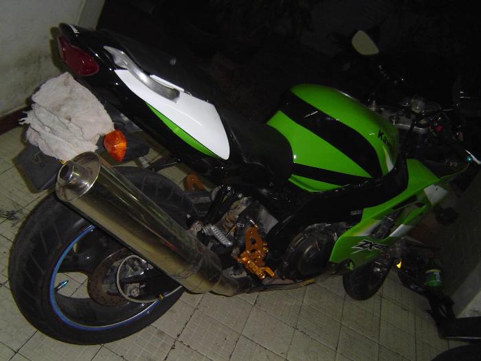 顺德容桂出售精神的98-ZX9R和CB1000价格分别为25000、23000可小议