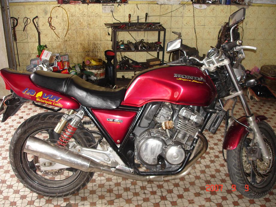 广东恩平出售94CB400 11000接少少刀~!