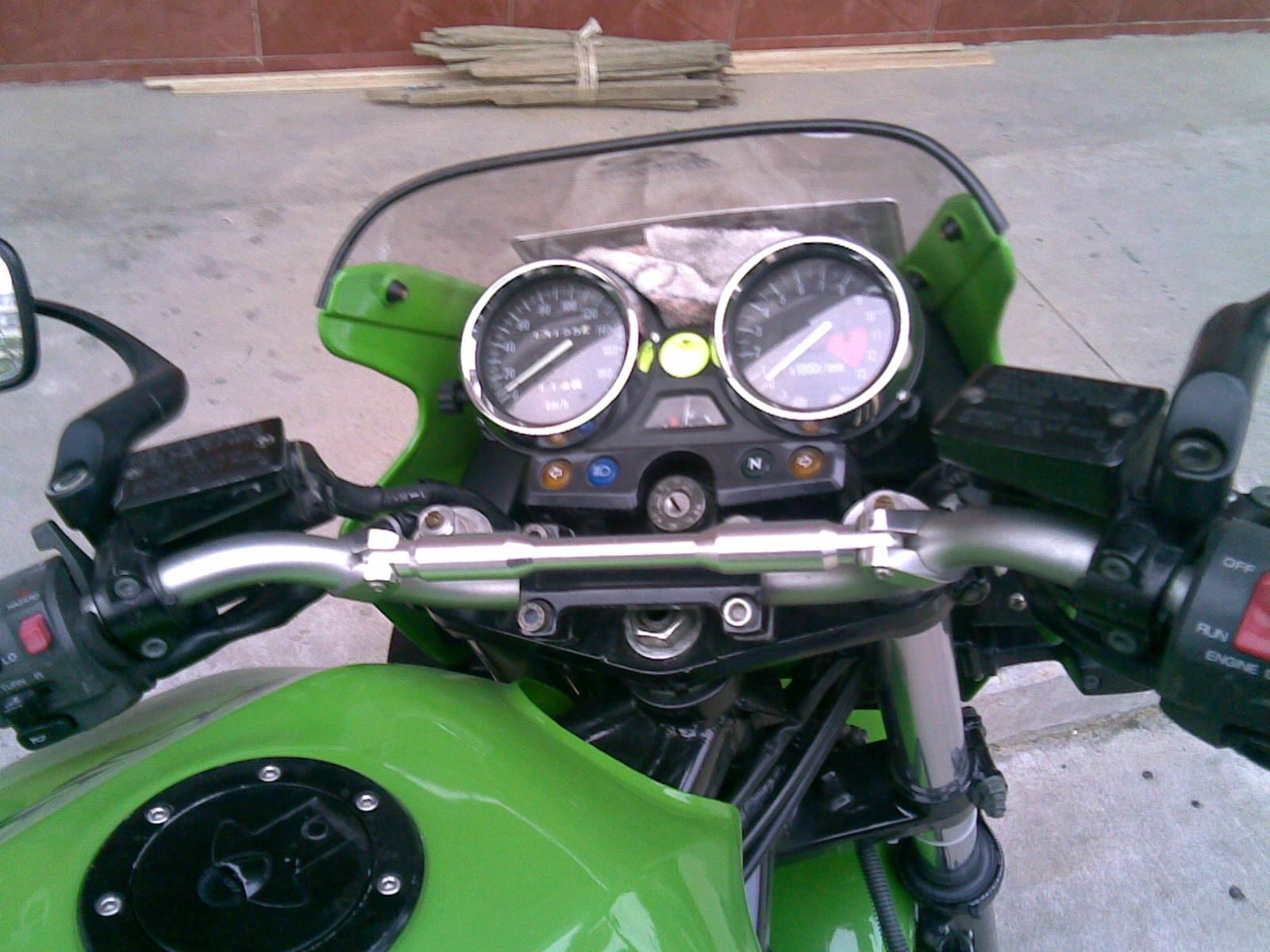 肇慶賣98ZRX1100。價錢：25000RMB