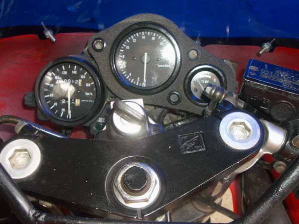 代友发帖！广西柳州出一架本田CBR250RR MC22期