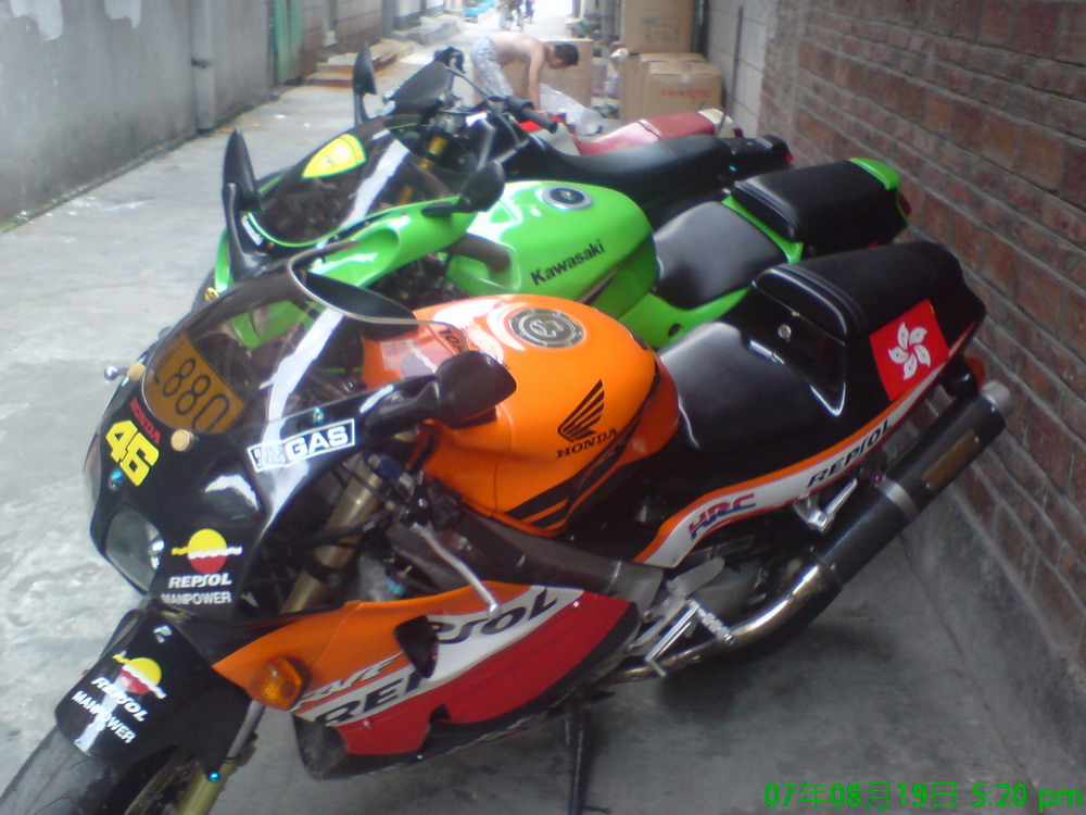 广州出售RVF--ZXR750,